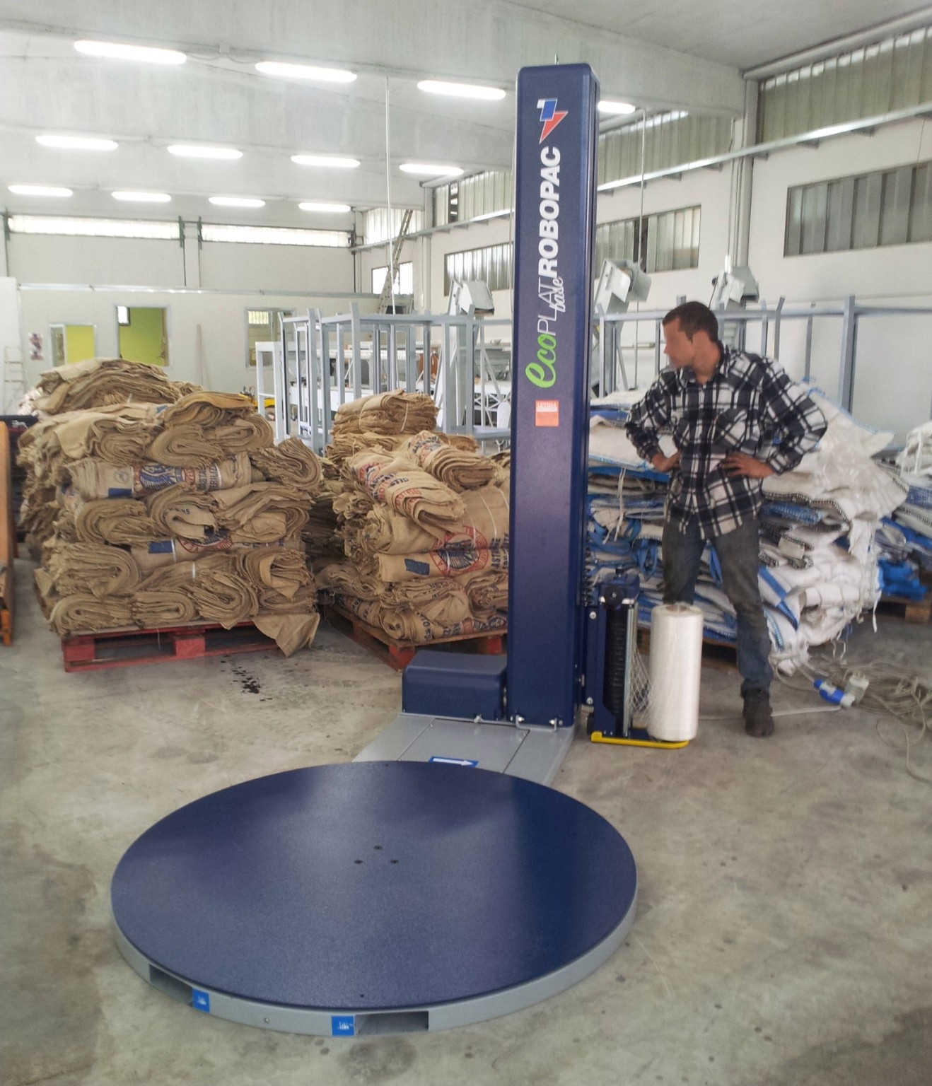 Foto imbal 4.jpg Fasciapallet per rete - Industria frutta secca - Serino (AV)